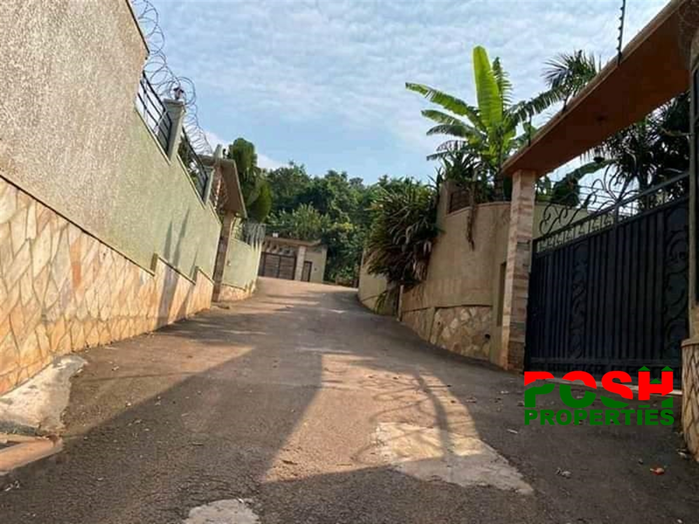 Storeyed house for sale in Munyonyo Kampala