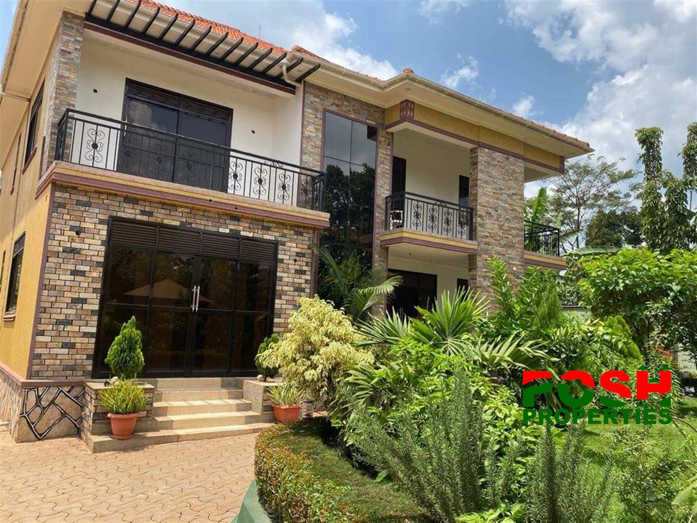 Storeyed house for sale in Wakisotowncenter Wakiso