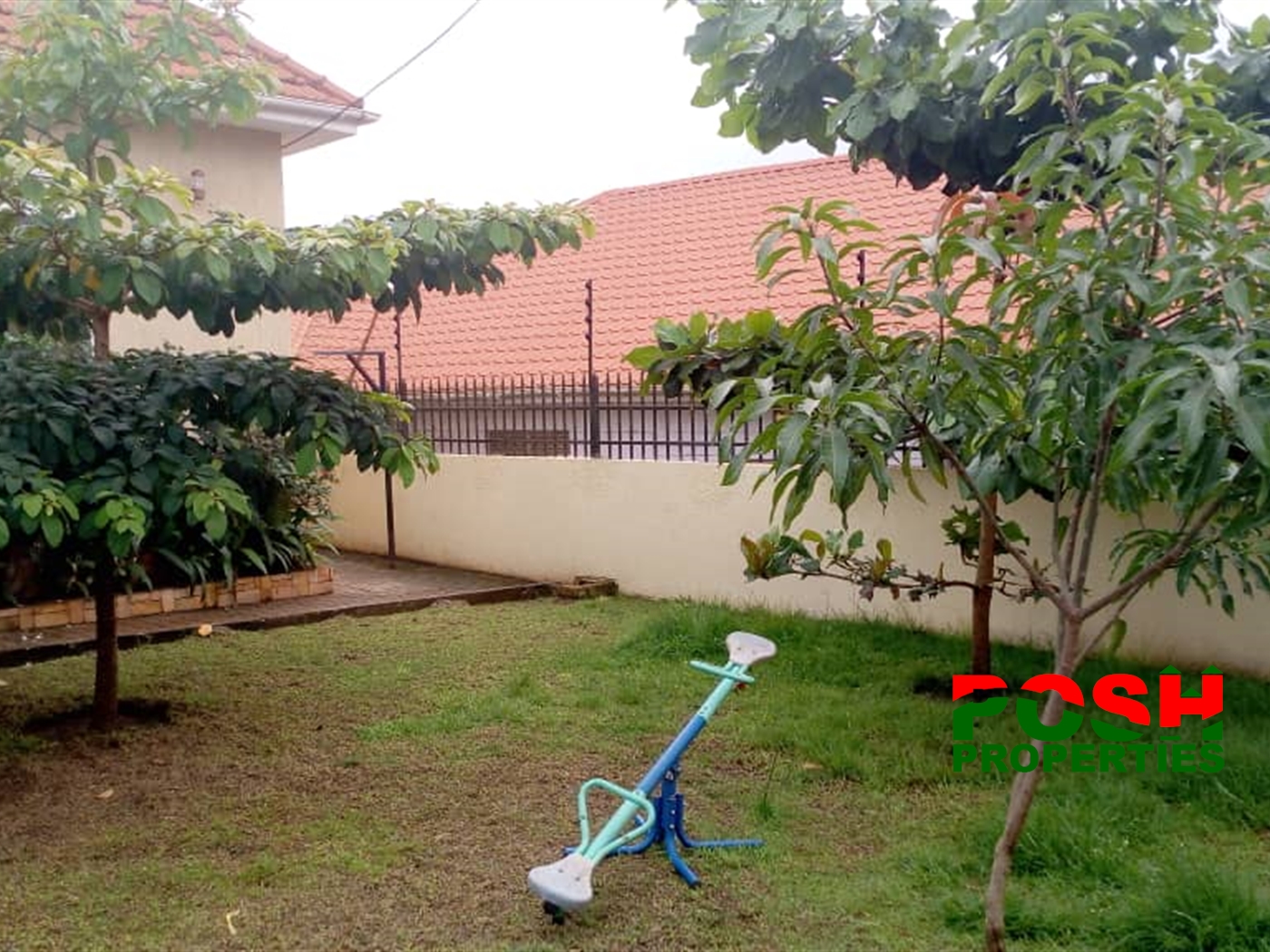 Bungalow for sale in Kitende Wakiso