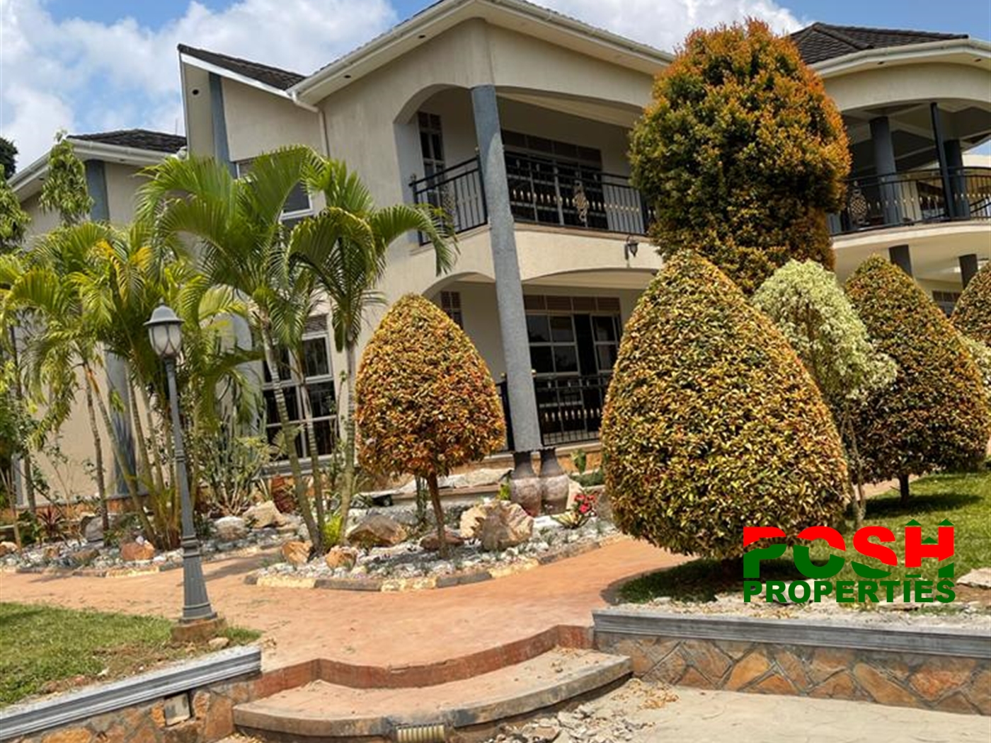 Storeyed house for sale in Mutundwe Wakiso