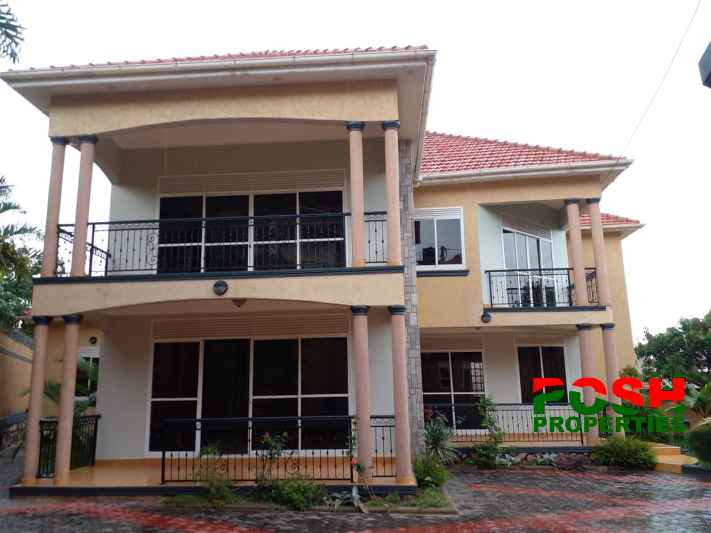 Storeyed house for sale in Munyonyo Wakiso