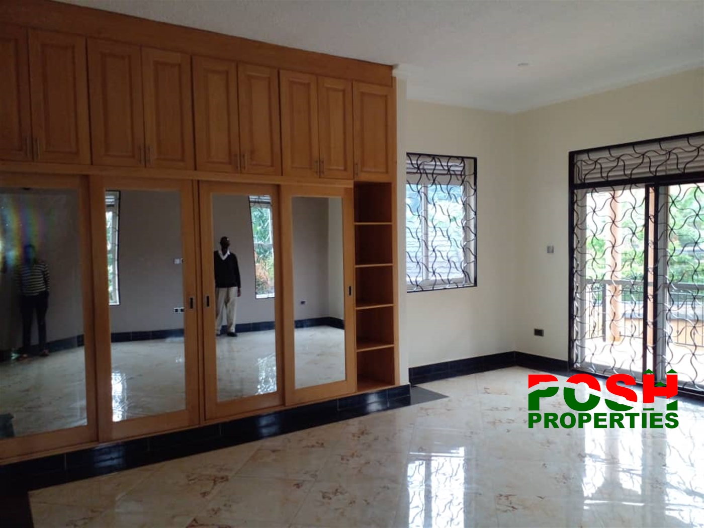 Storeyed house for sale in Munyonyo Wakiso