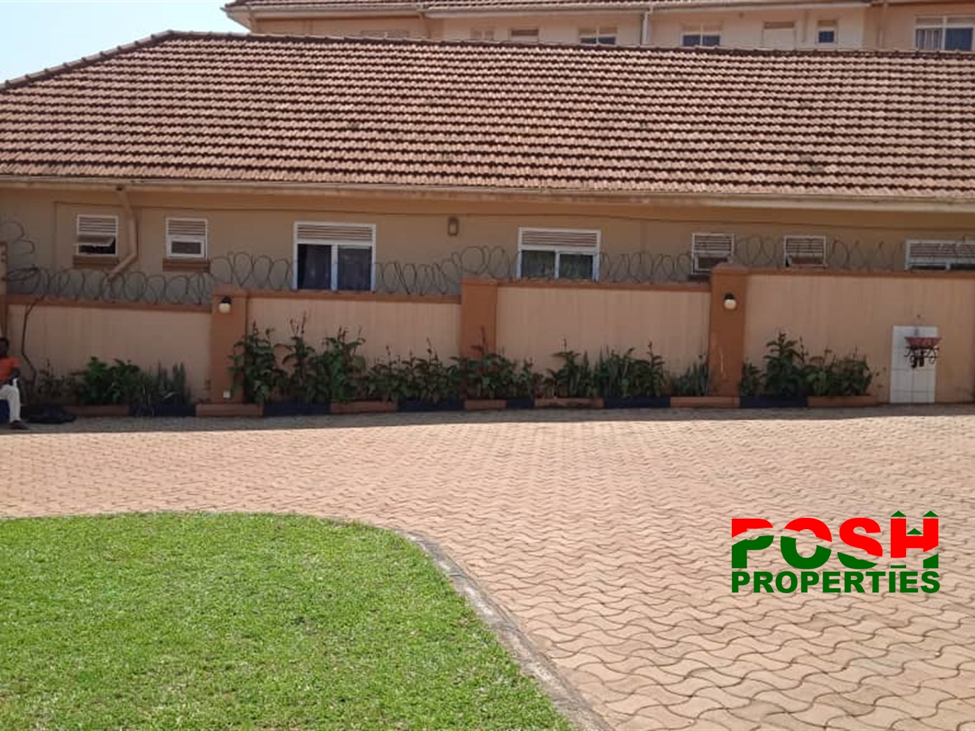 Storeyed house for sale in Munyonyo Wakiso