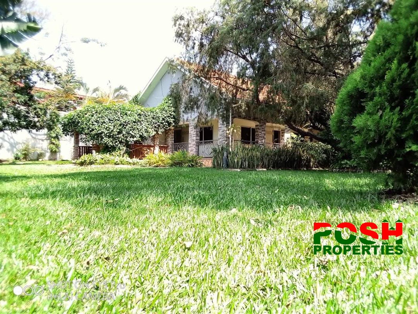 Storeyed house for rent in Bugoloobi Kampala