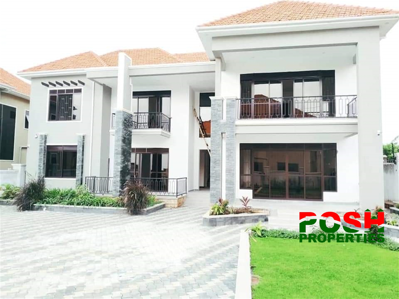 Mansion for sale in Kira Wakiso