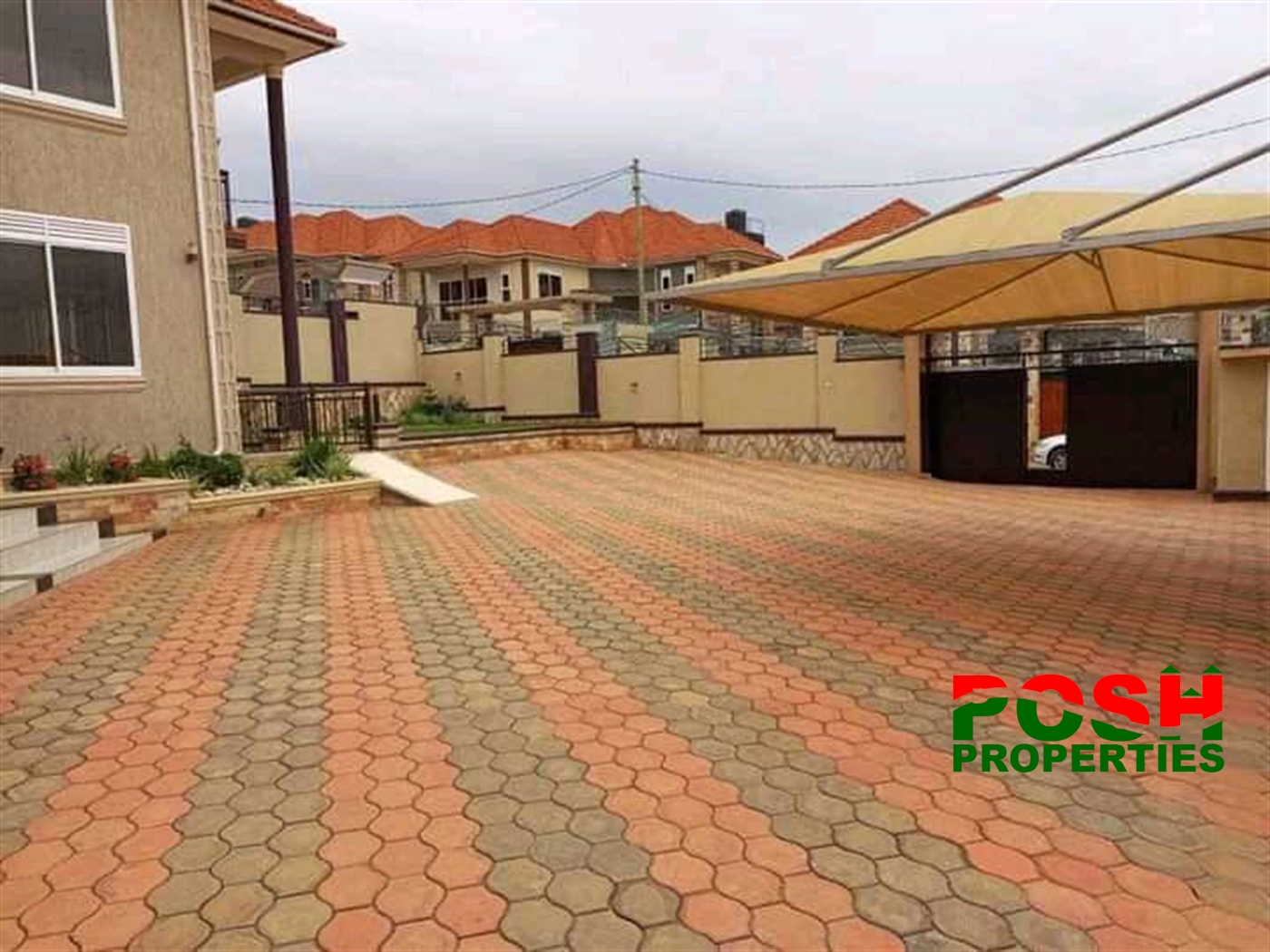 Mansion for sale in Bwebajja Wakiso