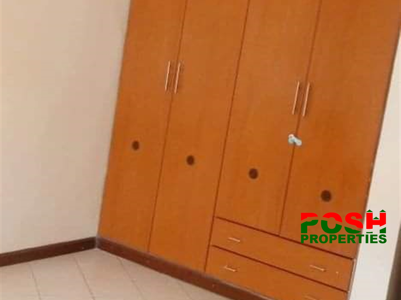 Bungalow for rent in Bugoloobi Kampala