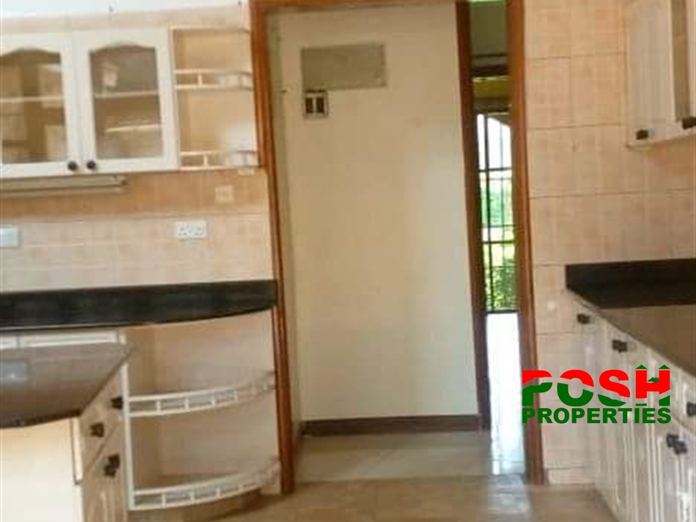 Bungalow for rent in Bugoloobi Kampala