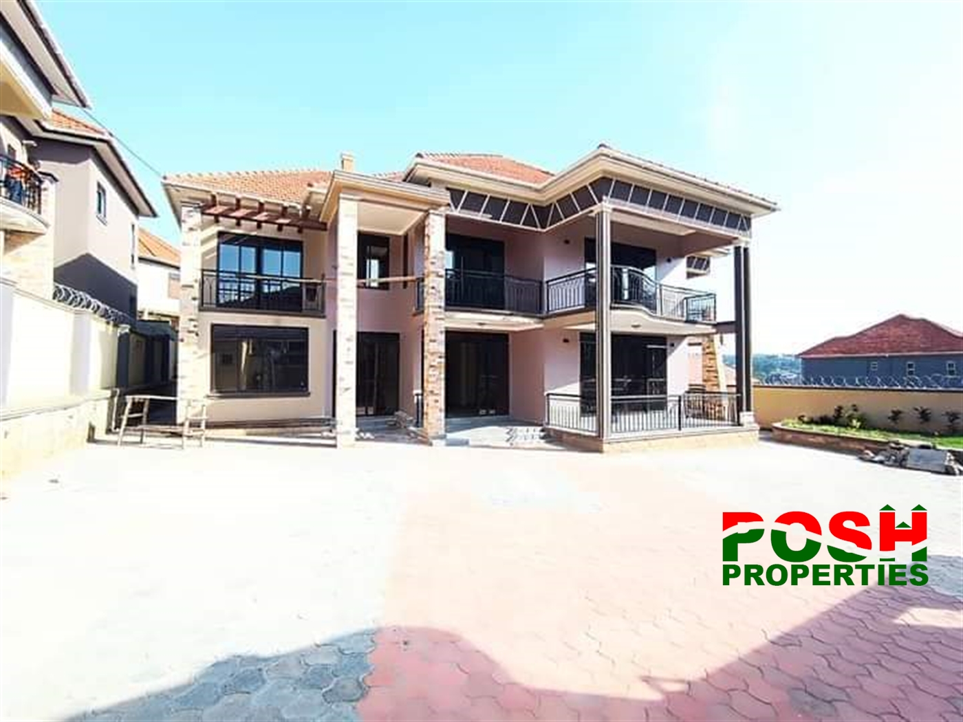 Mansion for sale in Kira Wakiso