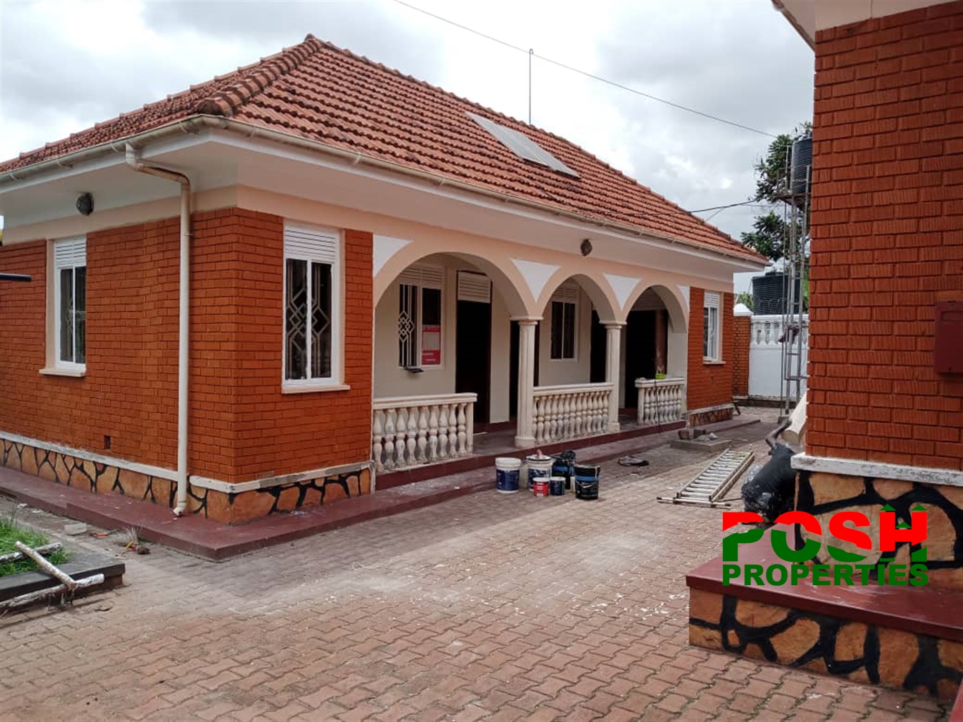 Bungalow for rent in Kiwaatule Kampala