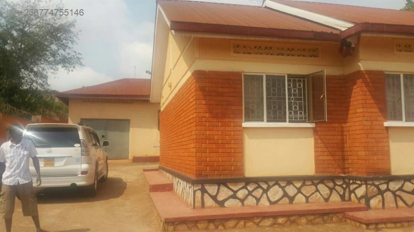 Bungalow for sale in Mutundwe Kampala