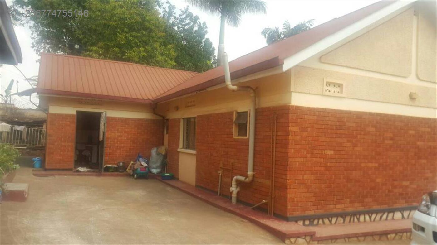 Bungalow for sale in Mutundwe Kampala