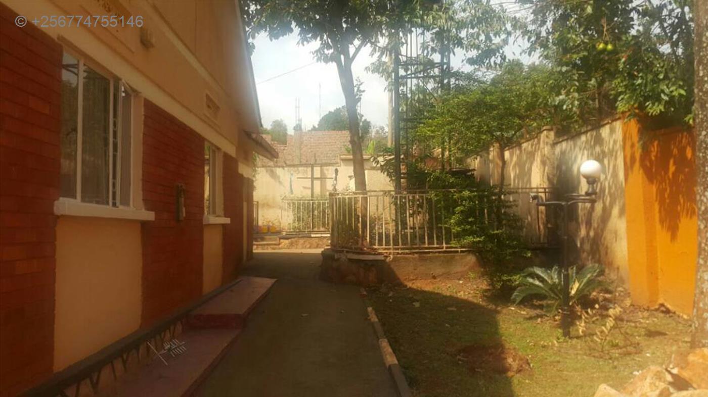 Bungalow for sale in Mutundwe Kampala