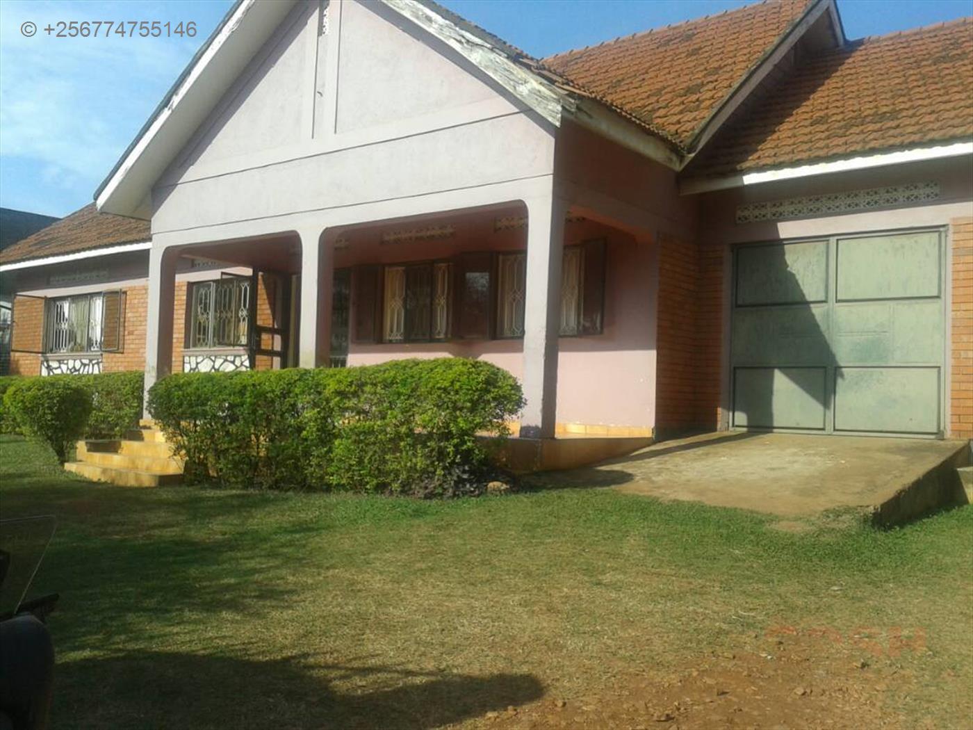 Bungalow for sale in Kiwaatule Kampala