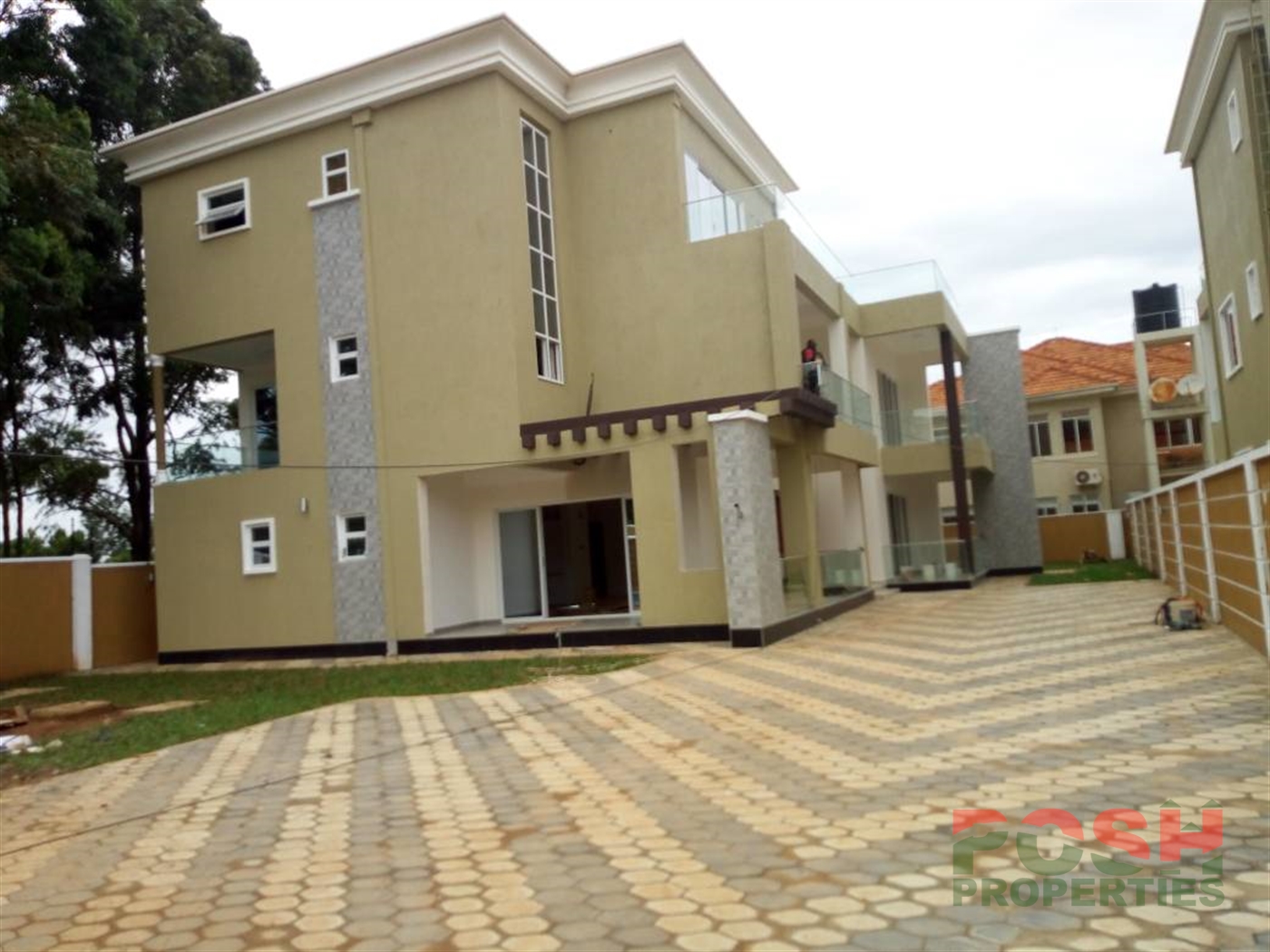 Mansion for sale in Munyonyo Kampala