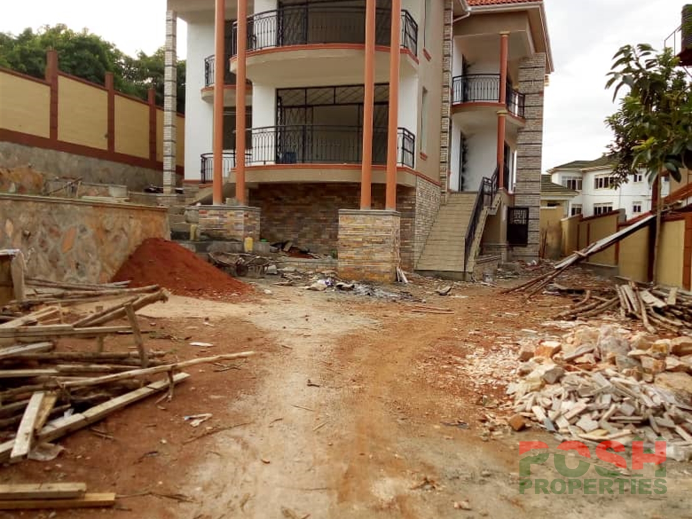 Mansion for sale in Munyonyo Wakiso