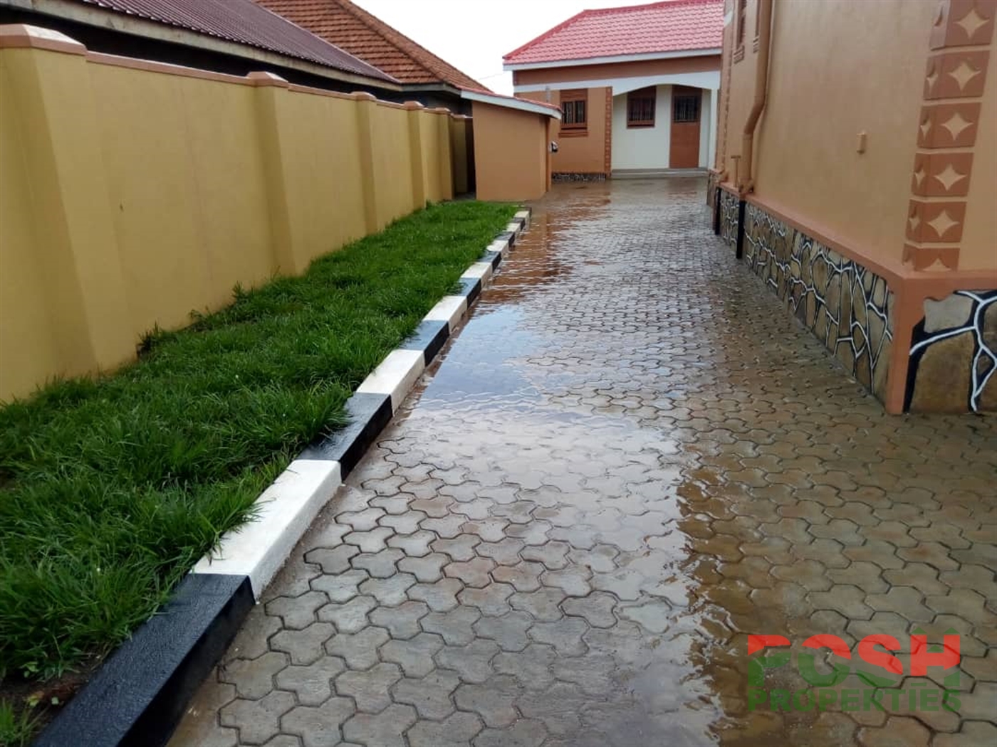 Bungalow for sale in Kitende Wakiso