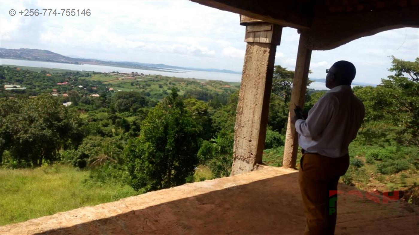 Mansion for sale in Bwebajja Wakiso