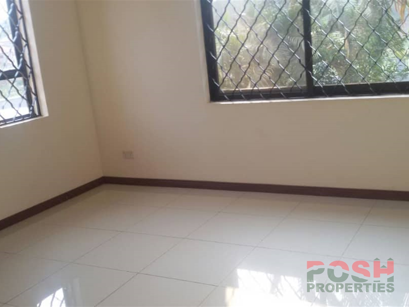 Mansion for sale in Kitende Wakiso