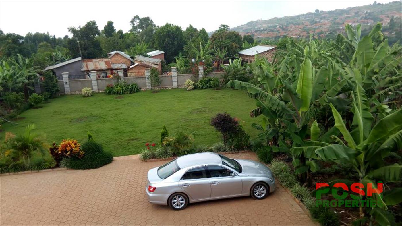 Mansion for sale in Bwebajja Wakiso