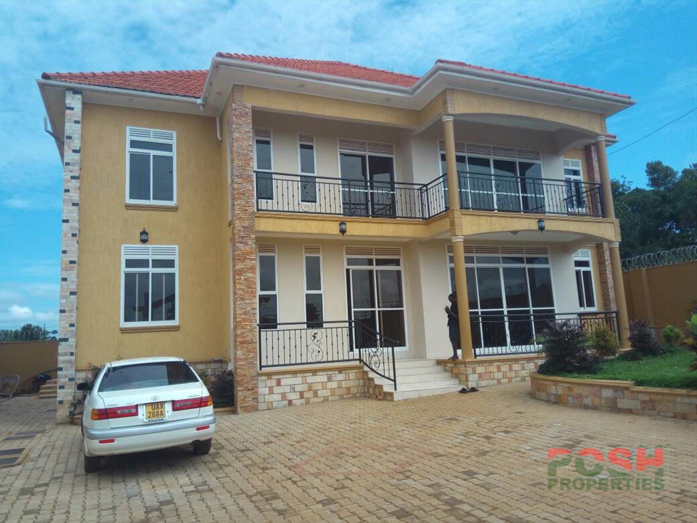 Mansion for sale in Kira Wakiso