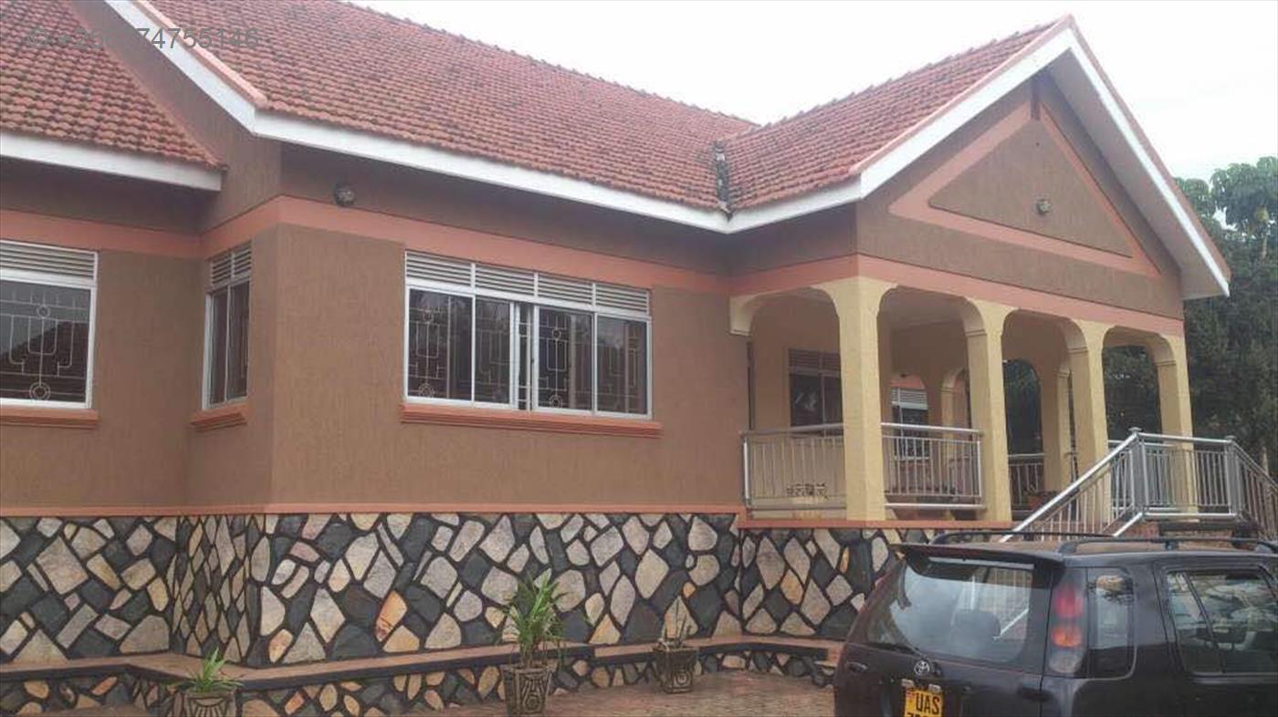 Bungalow for rent in Muyenga Kampala