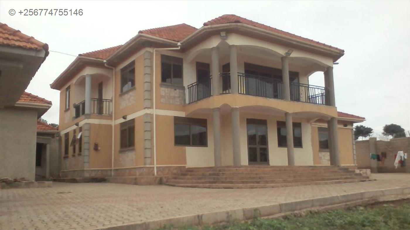 Mansion for sale in Seguku Wakiso