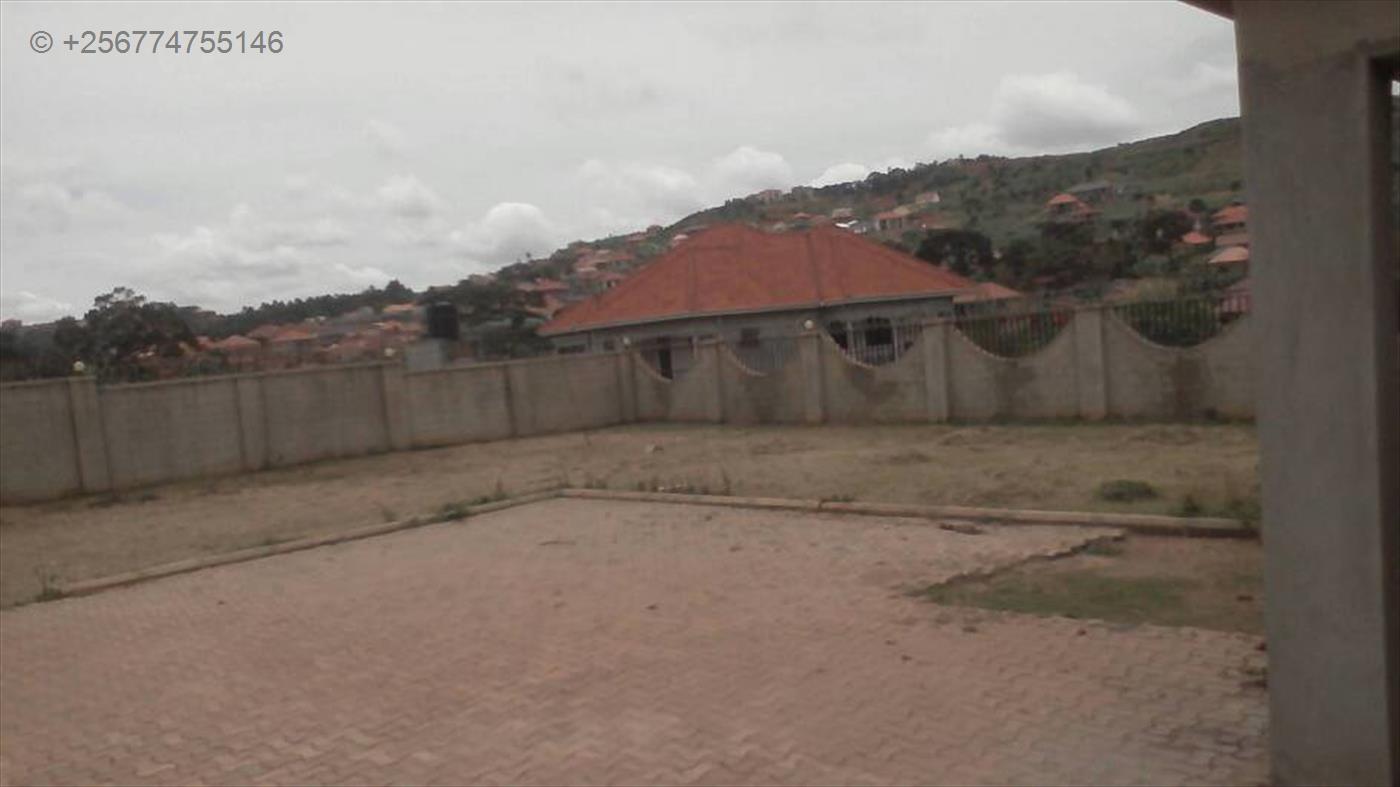 Mansion for sale in Seguku Wakiso