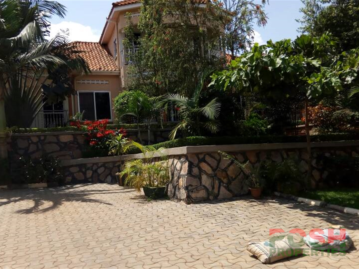 Mansion for sale in Munyonyo Kampala