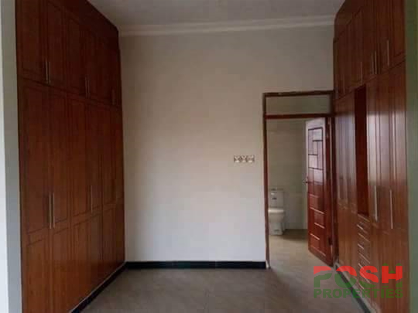 Mansion for rent in Kira Wakiso