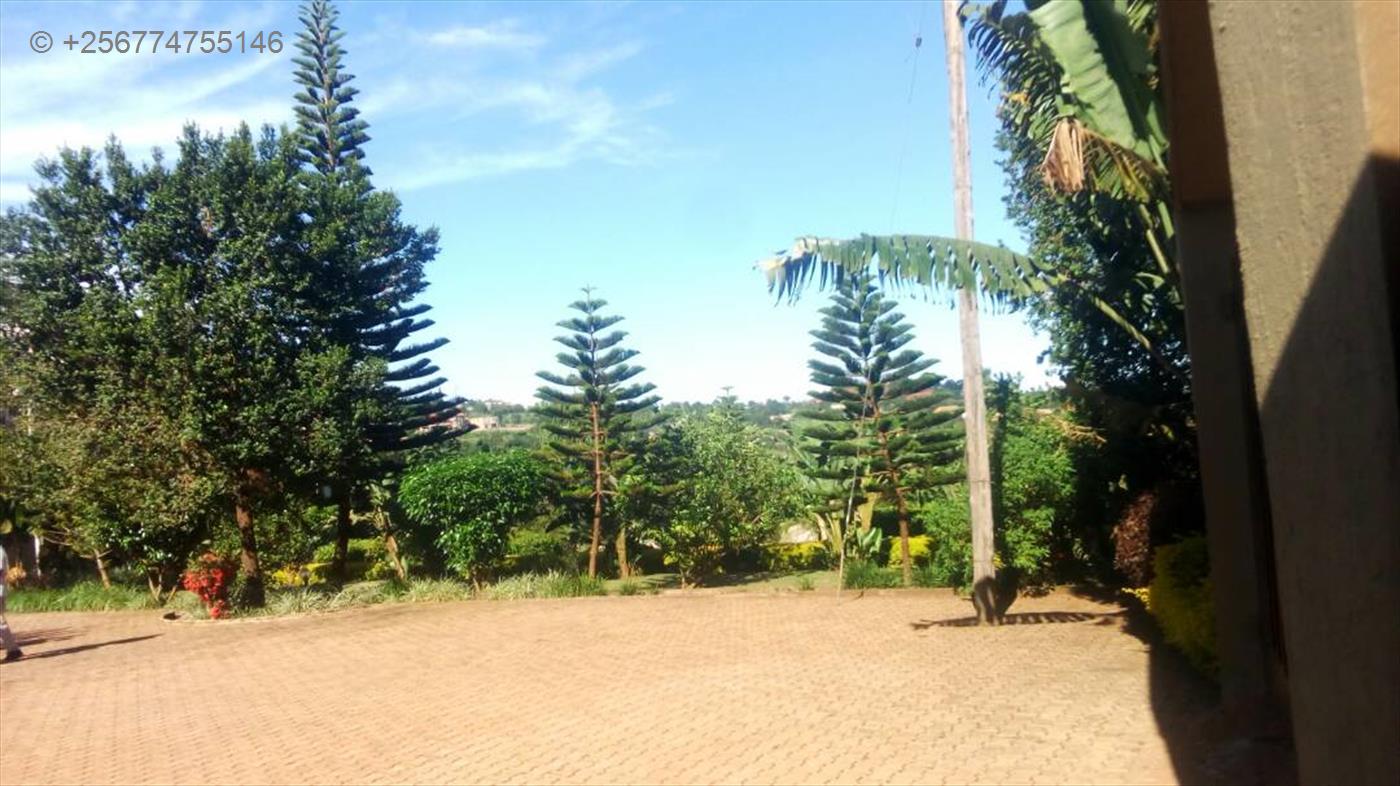 Mansion for sale in Lubowa Wakiso