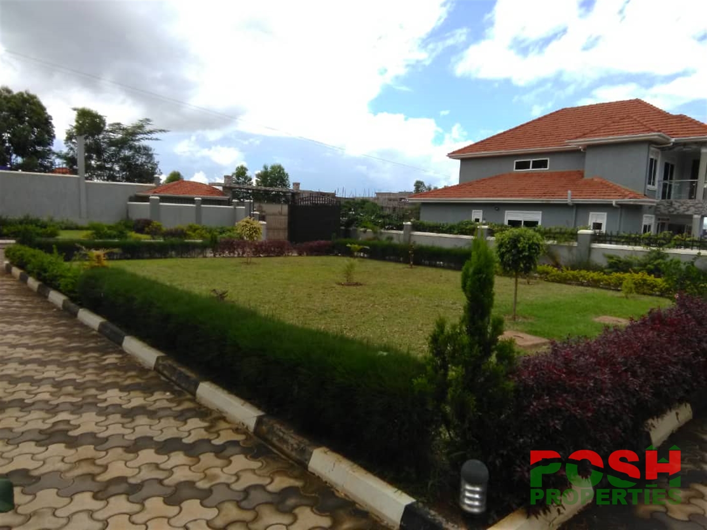 Villa for sale in Buziga Kampala