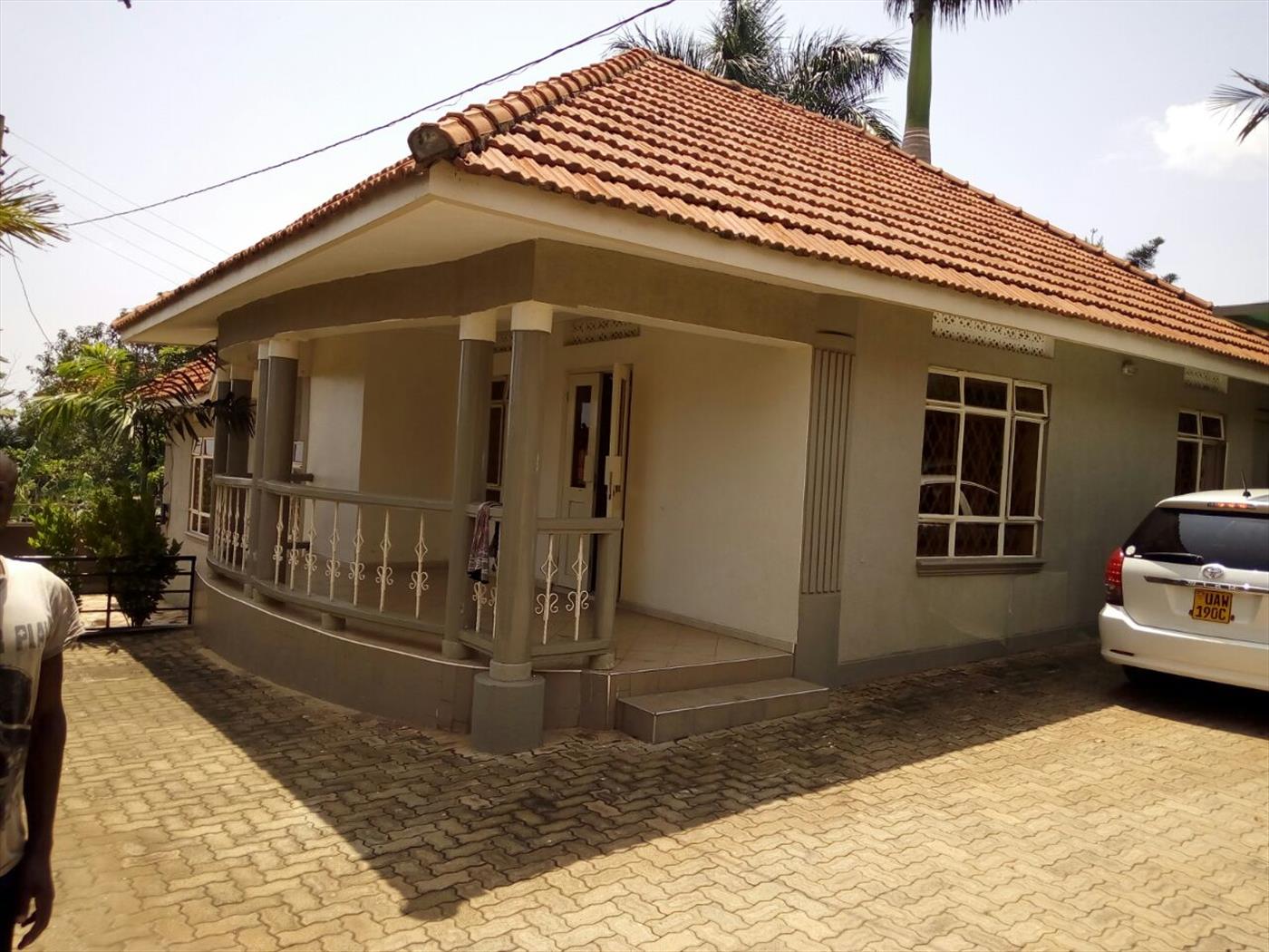 Bungalow for rent in Mutungo Kampala