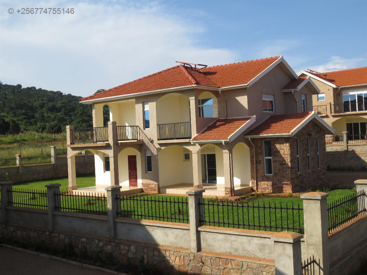 Mansion for sale in Kigo Wakiso