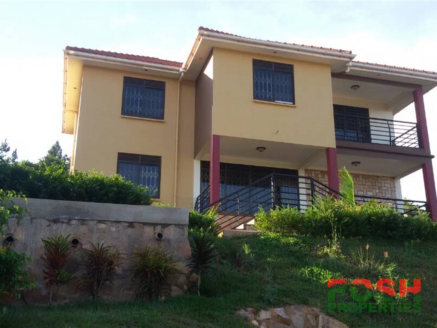 Mansion for rent in Bwebajja Wakiso