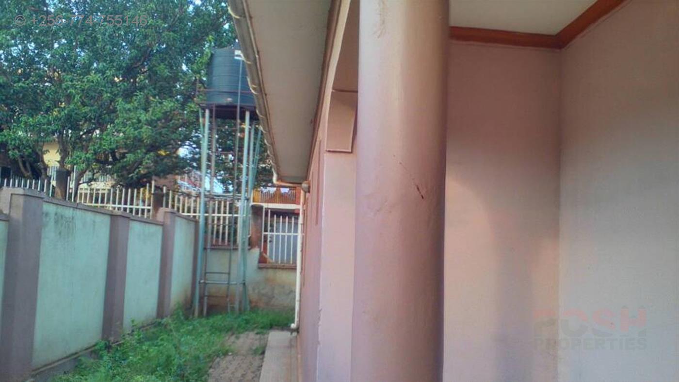 Bungalow for rent in Lweza Wakiso