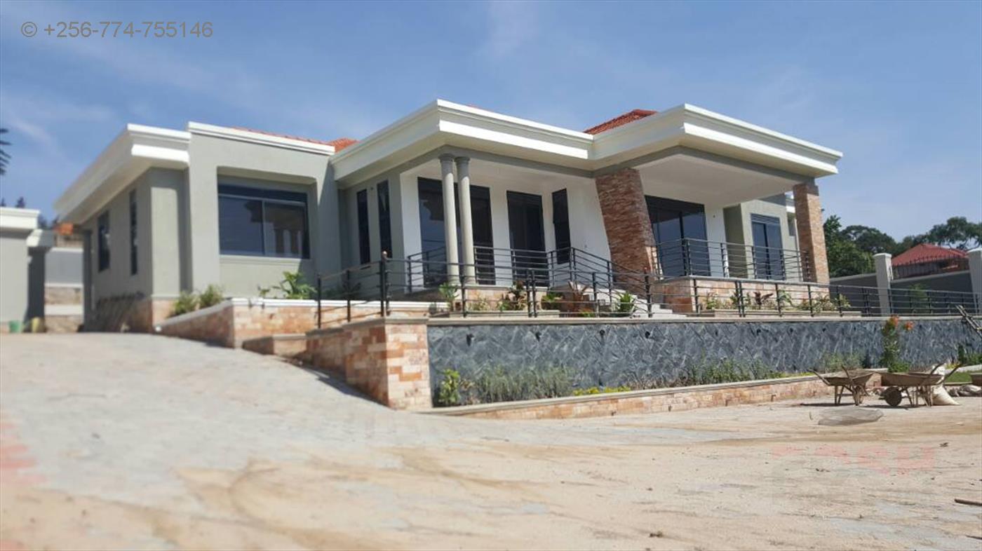 Bungalow for sale in Kiwaatule Kampala