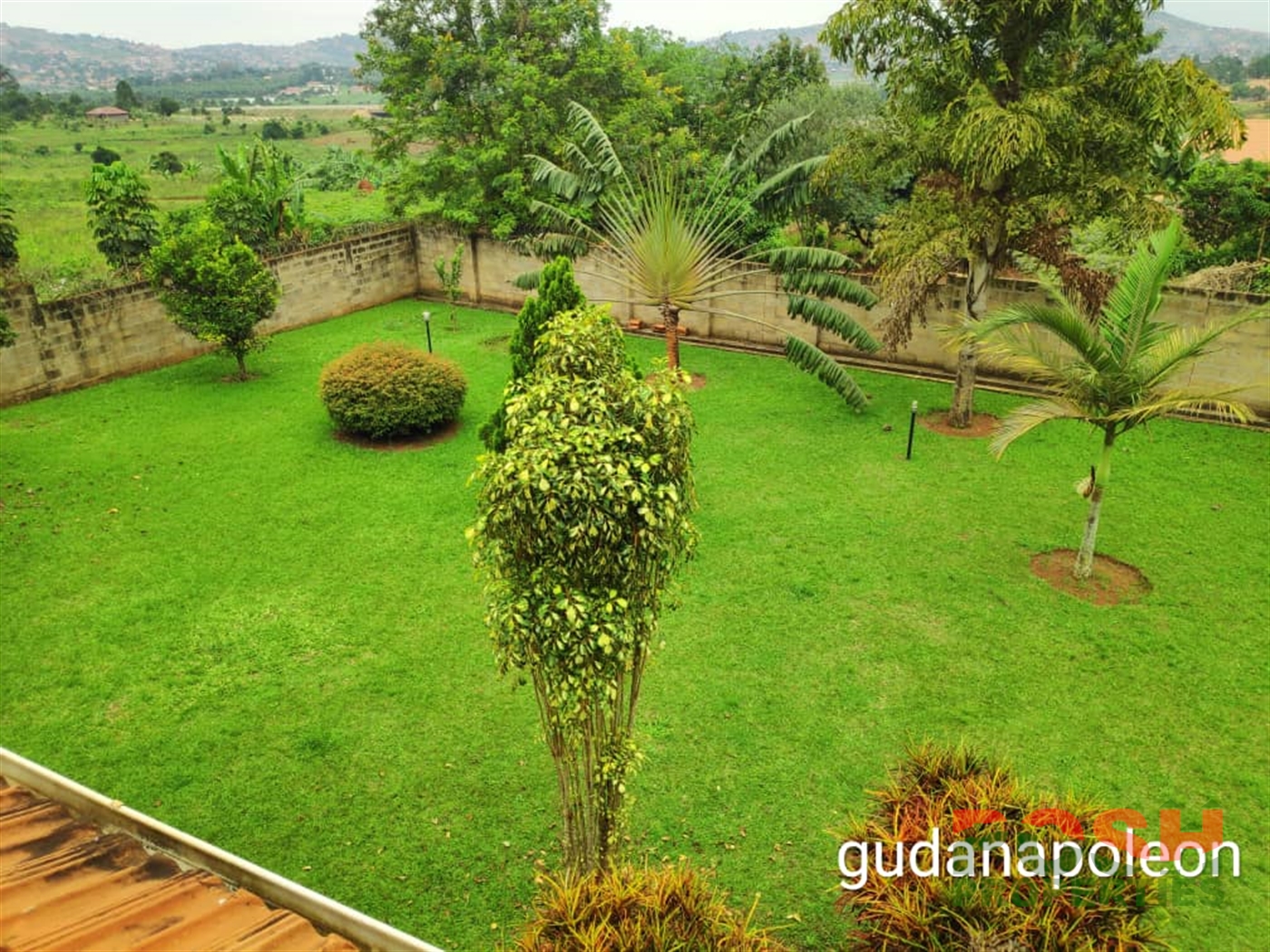 Mansion for sale in Kajjansi Wakiso