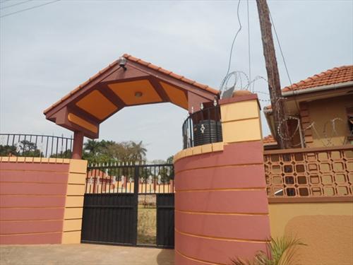 Storeyed house for rent in Muyenga Kampala