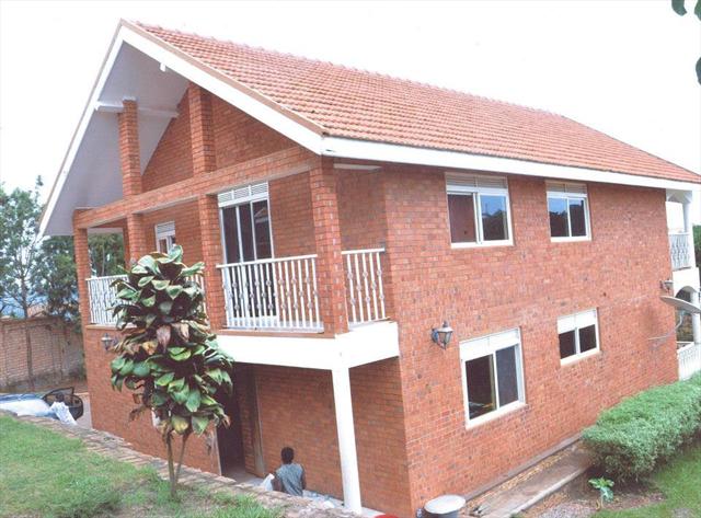 Mansion for sale in Seguku Wakiso