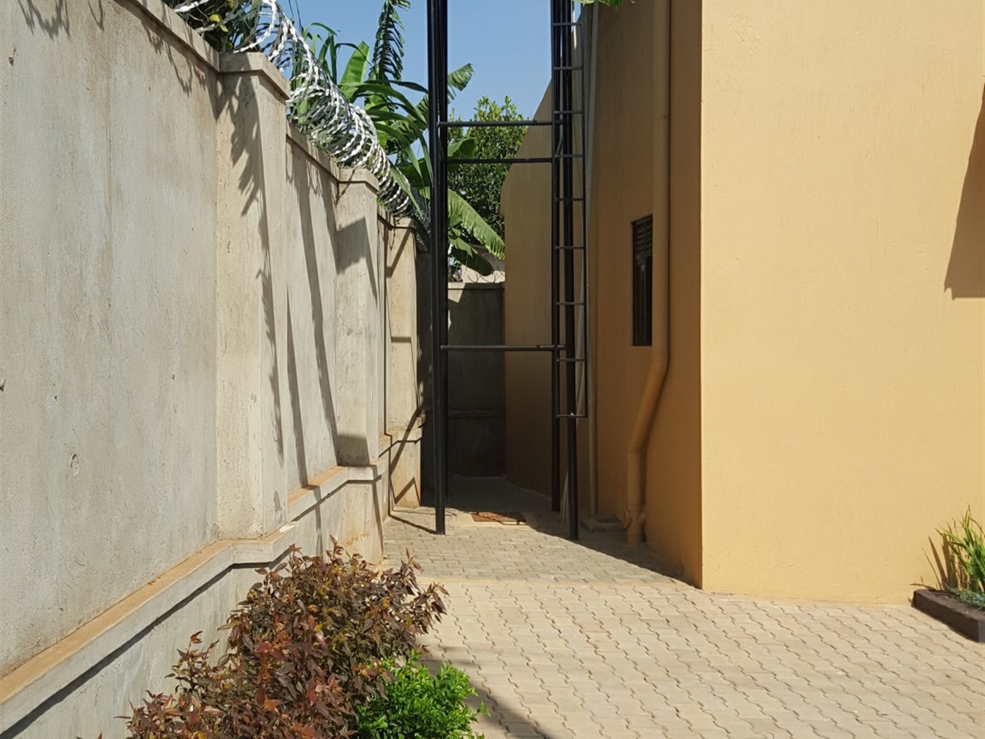 Semi Detached for rent in Mengo Kampala