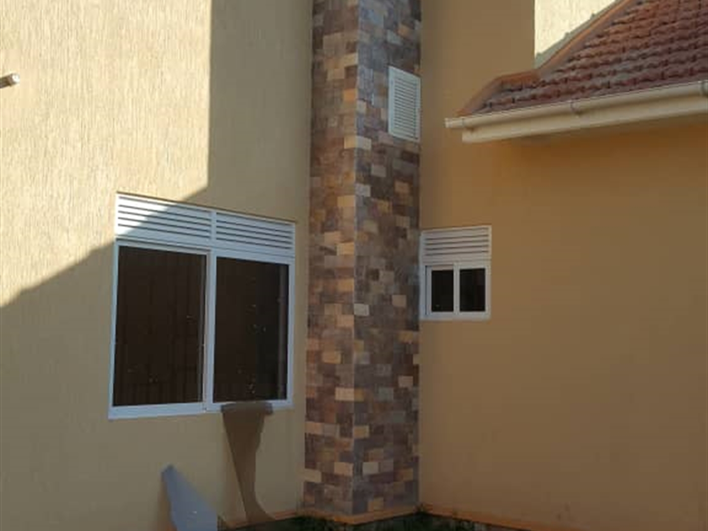 Maisonette for sale in Munyonyo Kampala