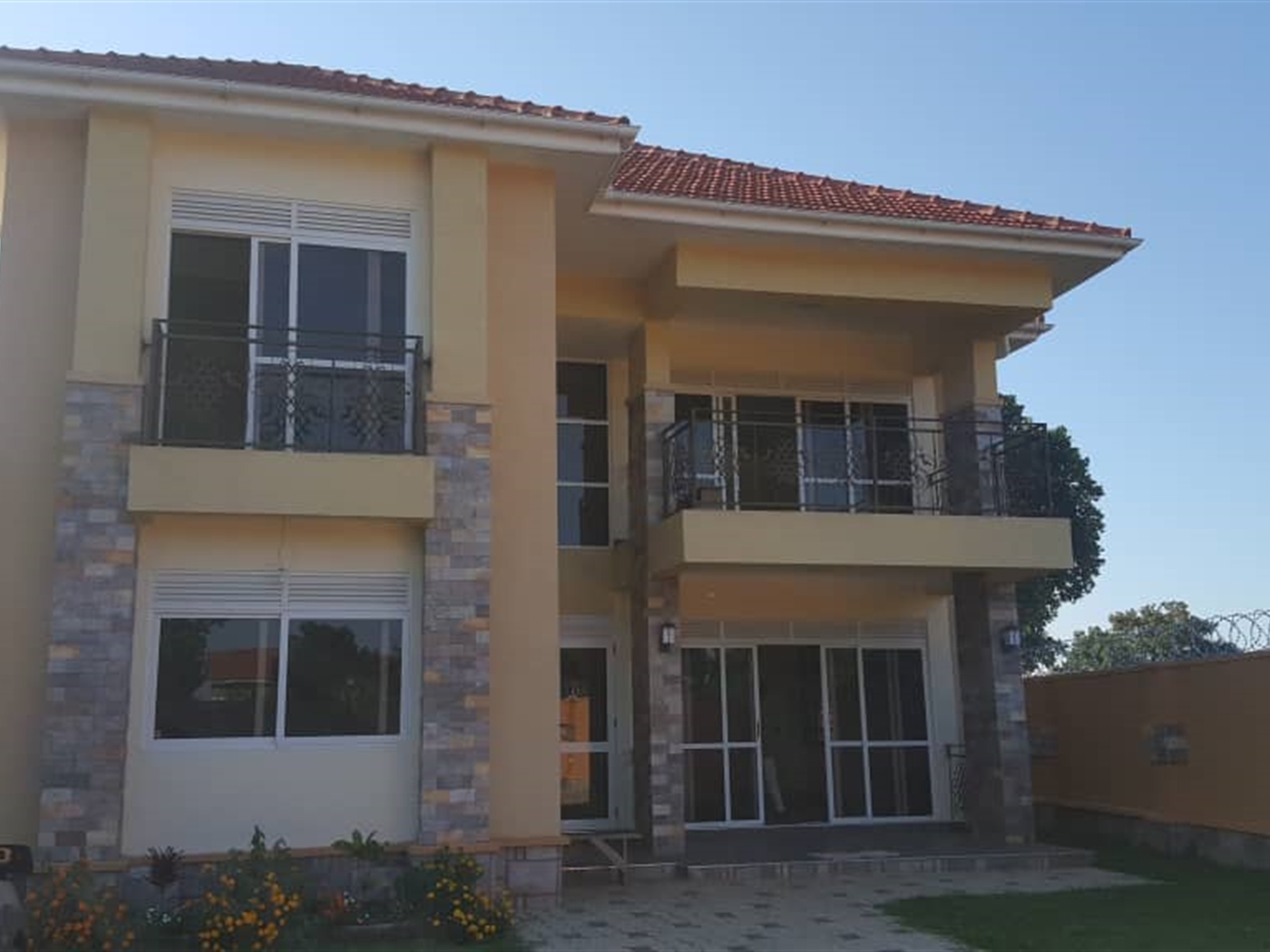 Maisonette for sale in Munyonyo Kampala