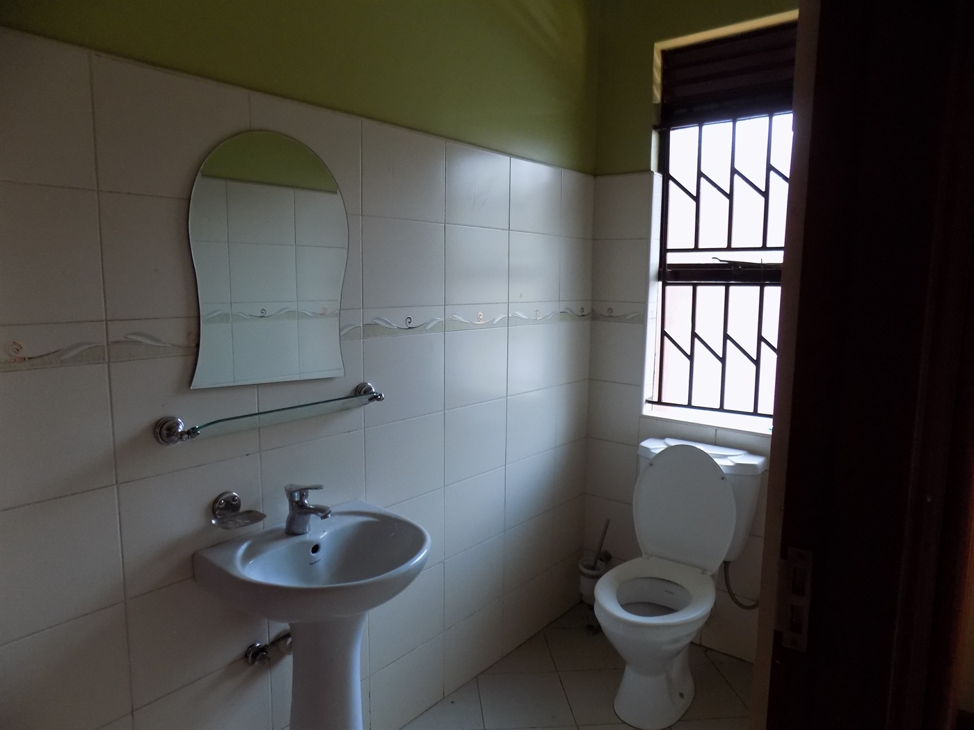 Semi Detached for rent in Kisaasi Kampala