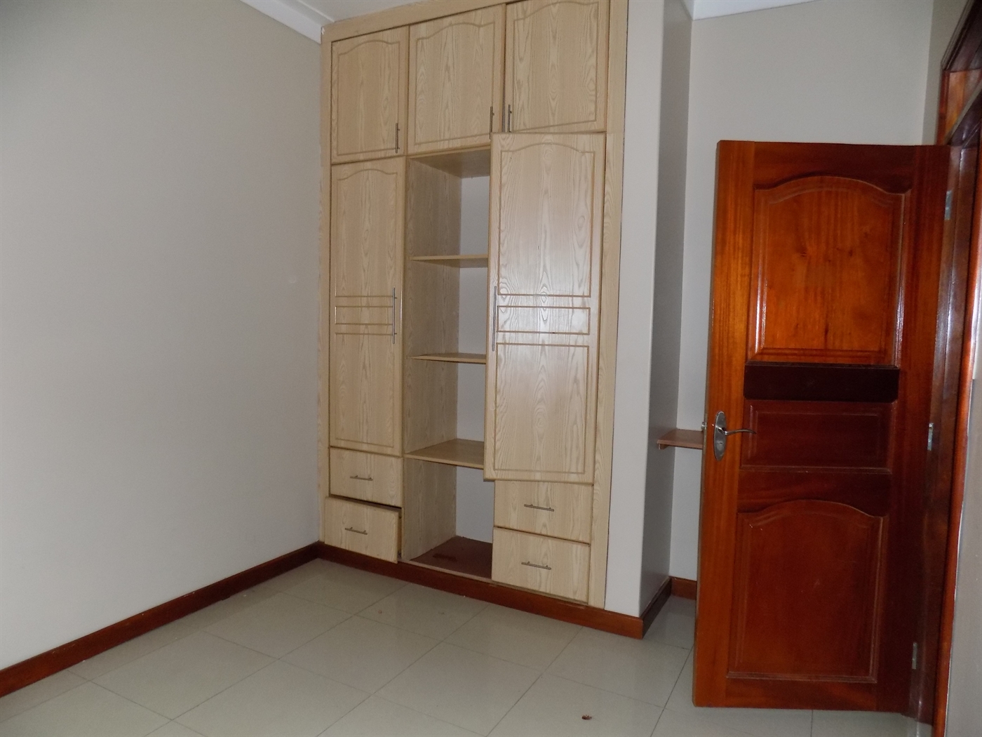 Semi Detached for rent in Kisaasi Kampala