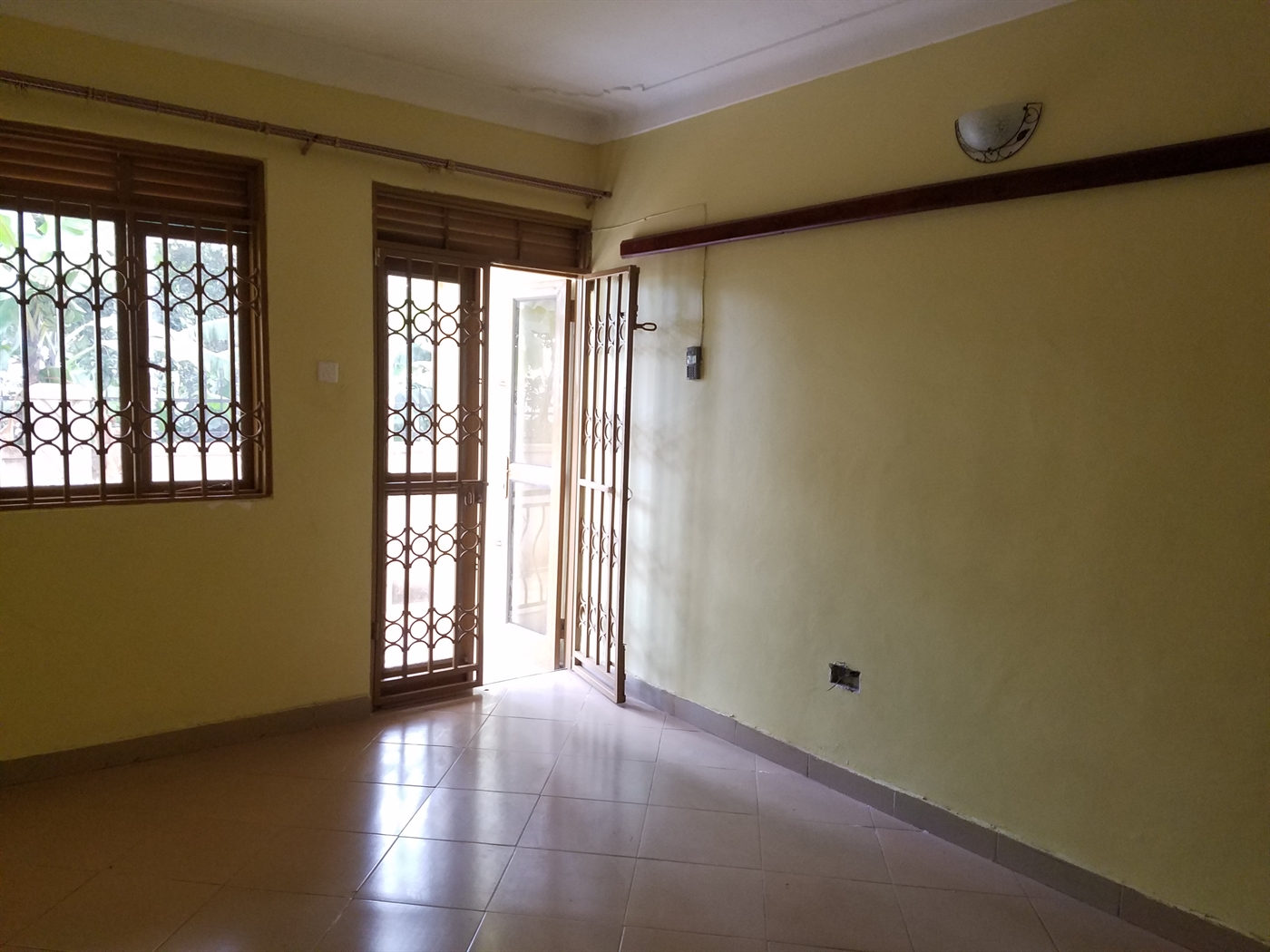 Semi Detached for rent in Bwebajja Wakiso