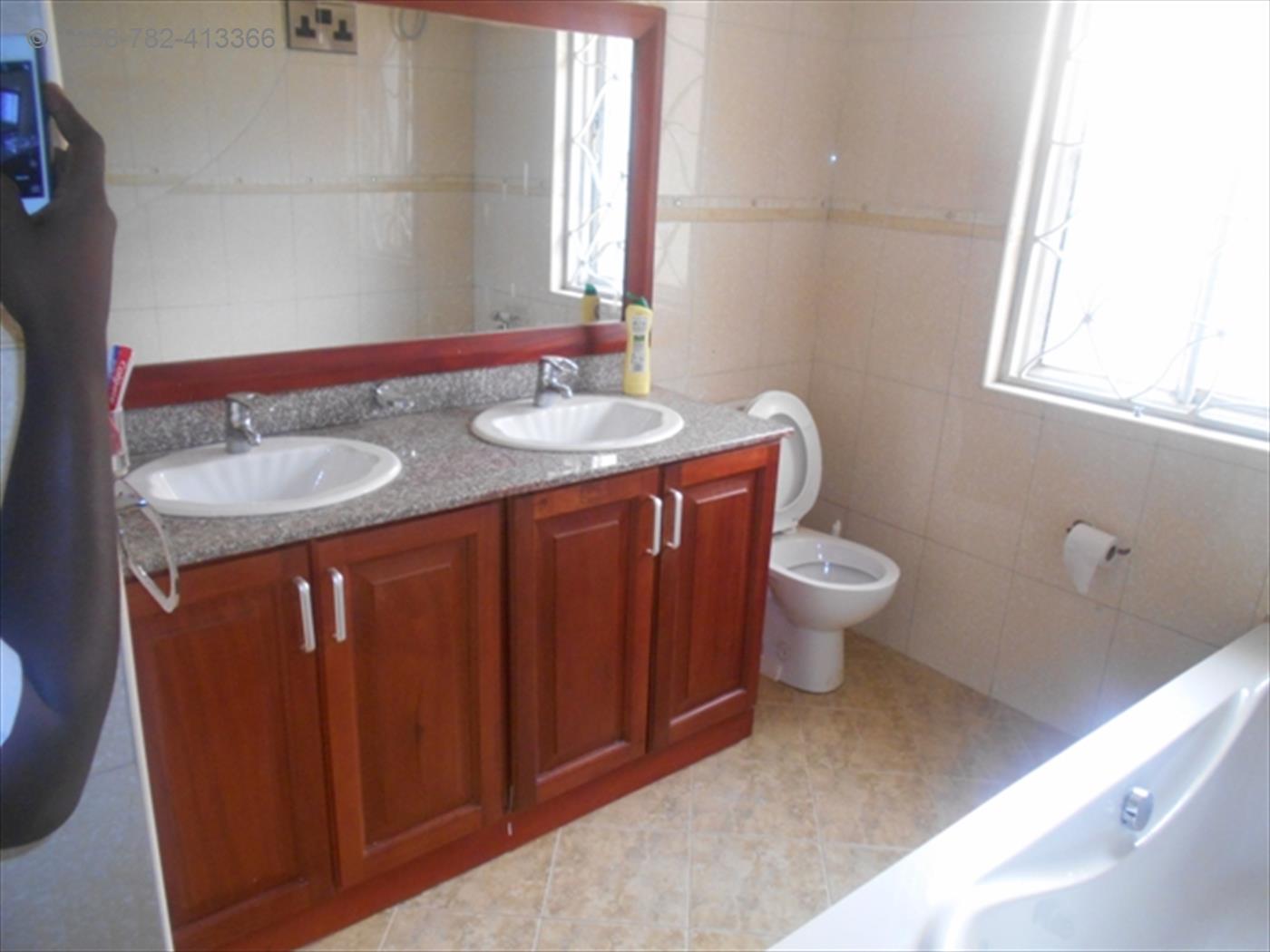 Mansion for rent in Lubowa Wakiso