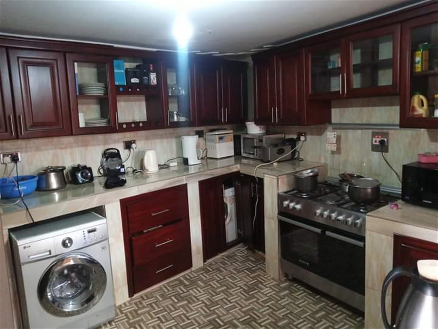 Mansion for sale in Kyebando Wakiso