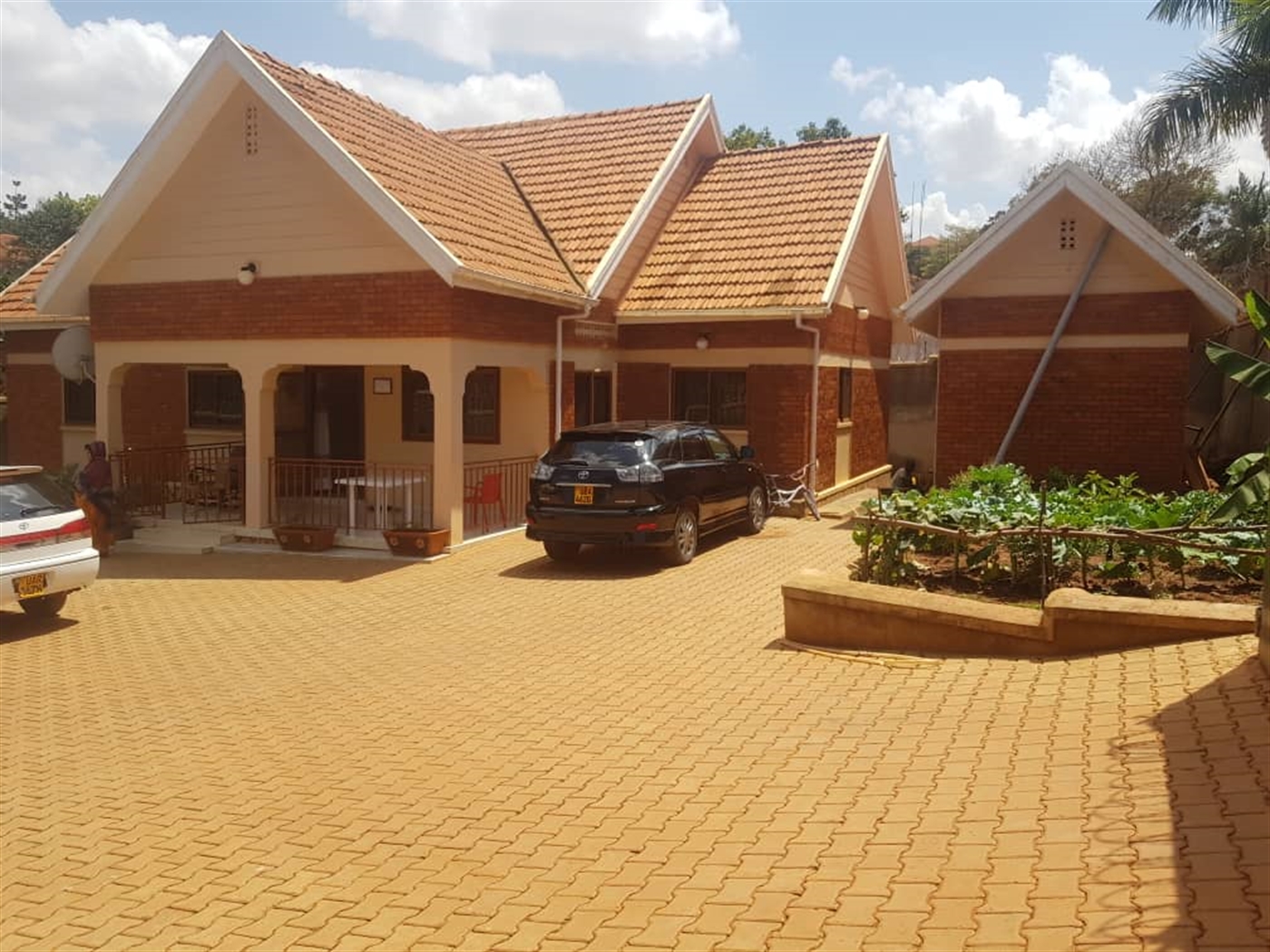 Bungalow for sale in Naguru Kampala