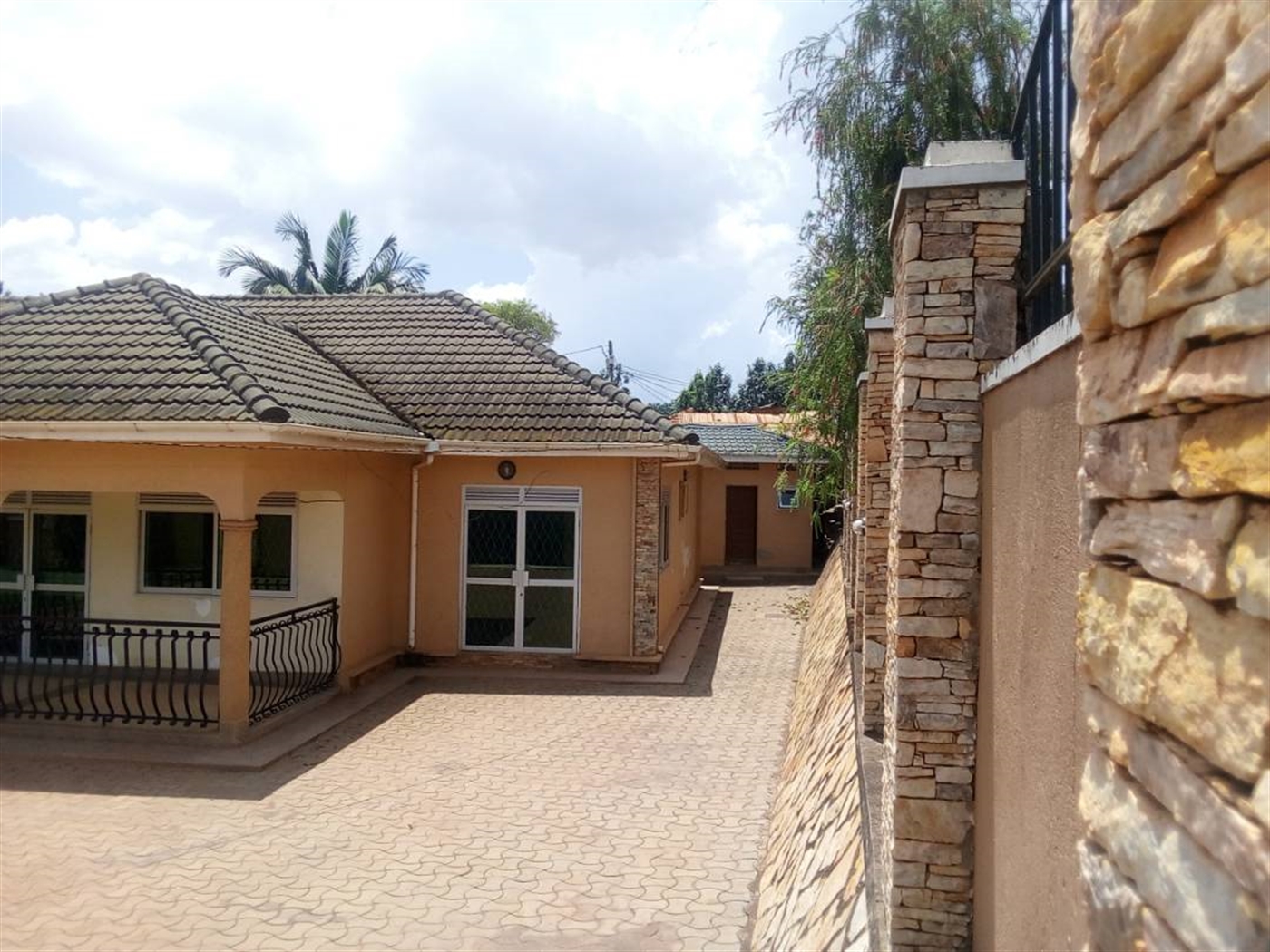 Bungalow for sale in Bukoto Kampala